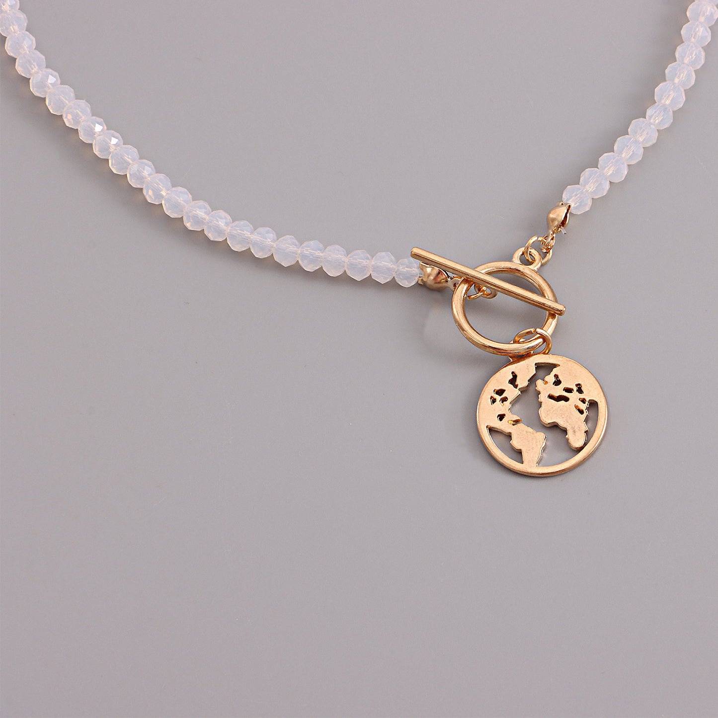 Collier pendentif World